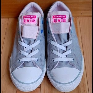 Girls/Juniors Converse All Star Size 4
